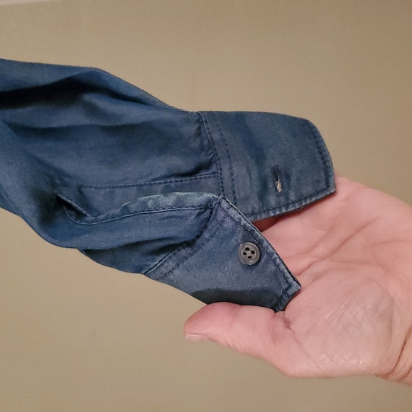 Ann Taylor Chambray Blue Button Down Shirt - Picture 4 of 9
